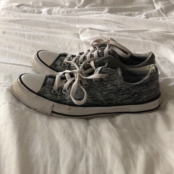 Converses - Picture 2 of 4